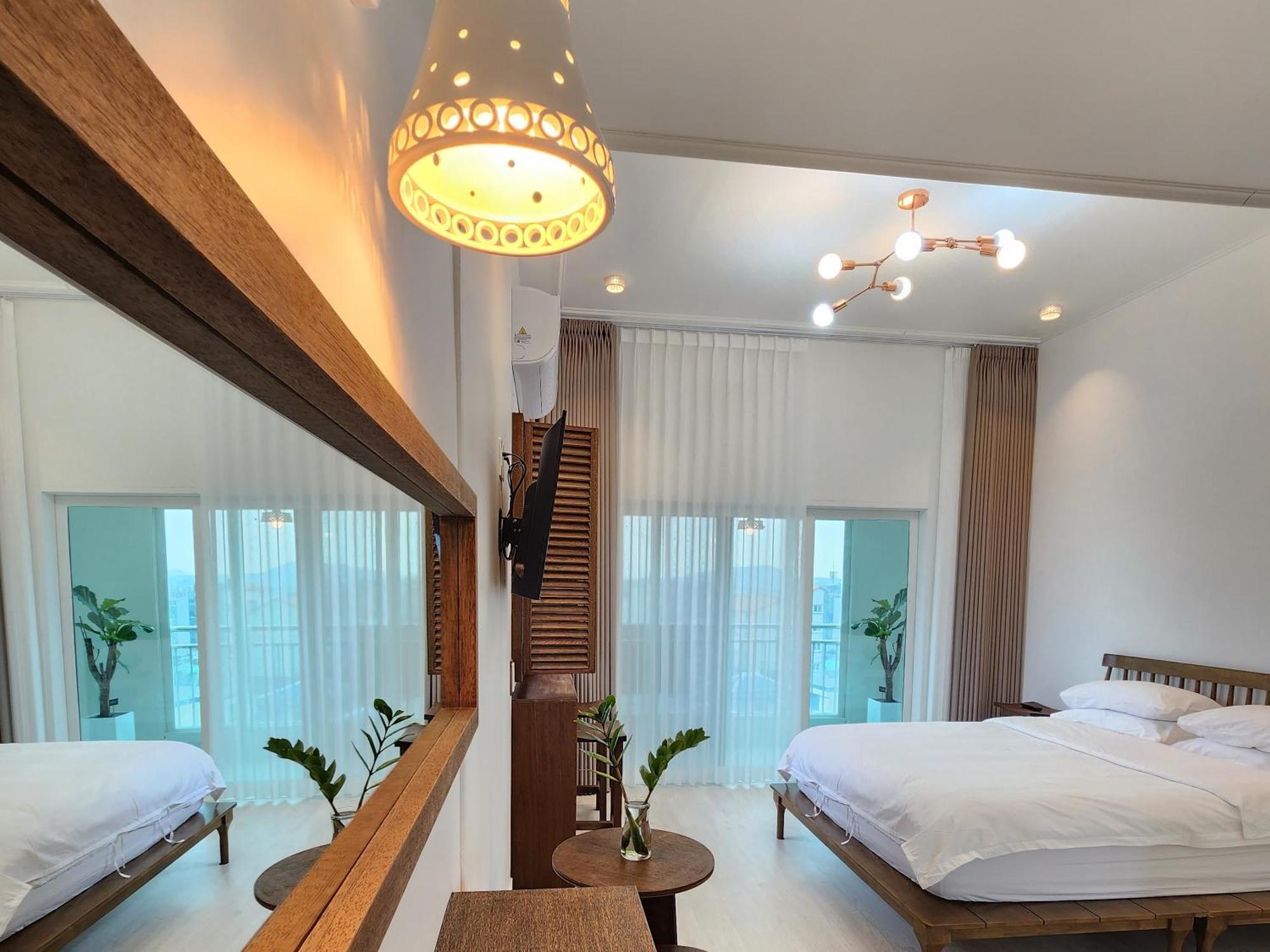 Pureun Jeju Pension Seogwipo Esterno foto