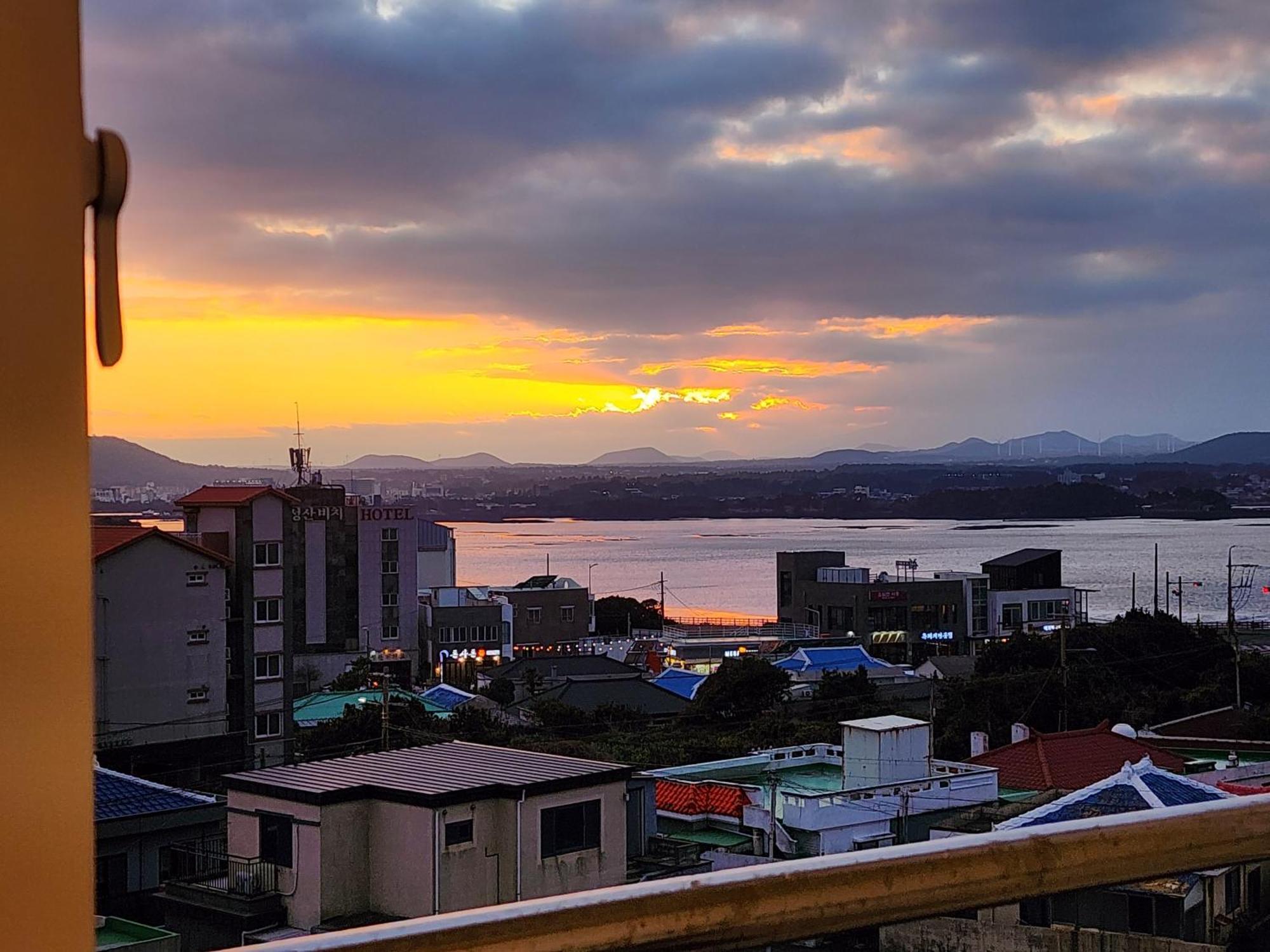 Pureun Jeju Pension Seogwipo Esterno foto