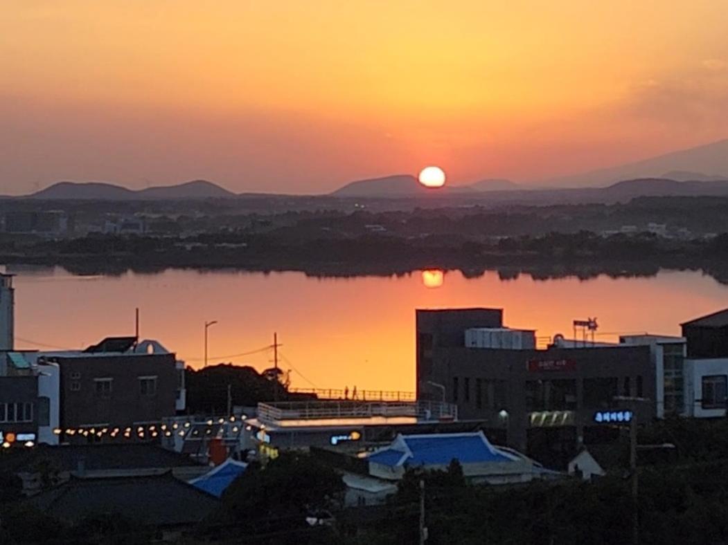 Pureun Jeju Pension Seogwipo Esterno foto