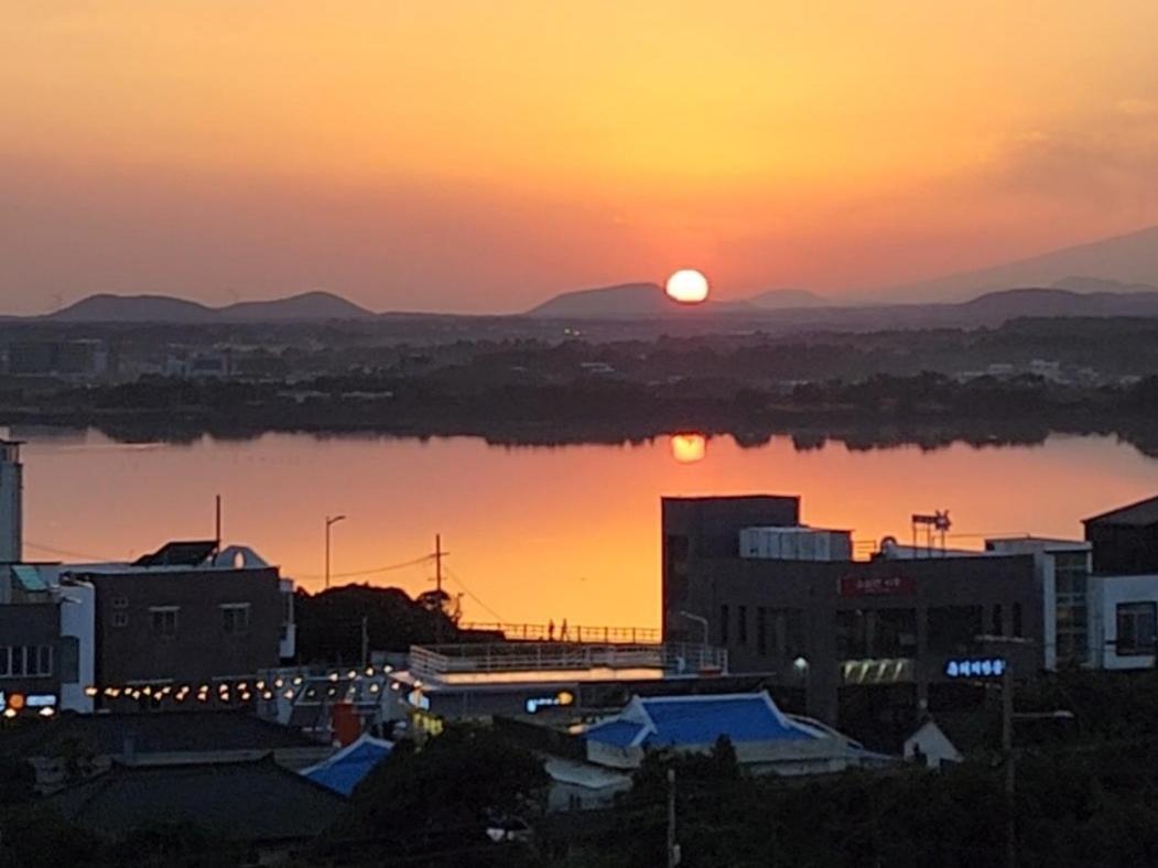 Pureun Jeju Pension Seogwipo Esterno foto
