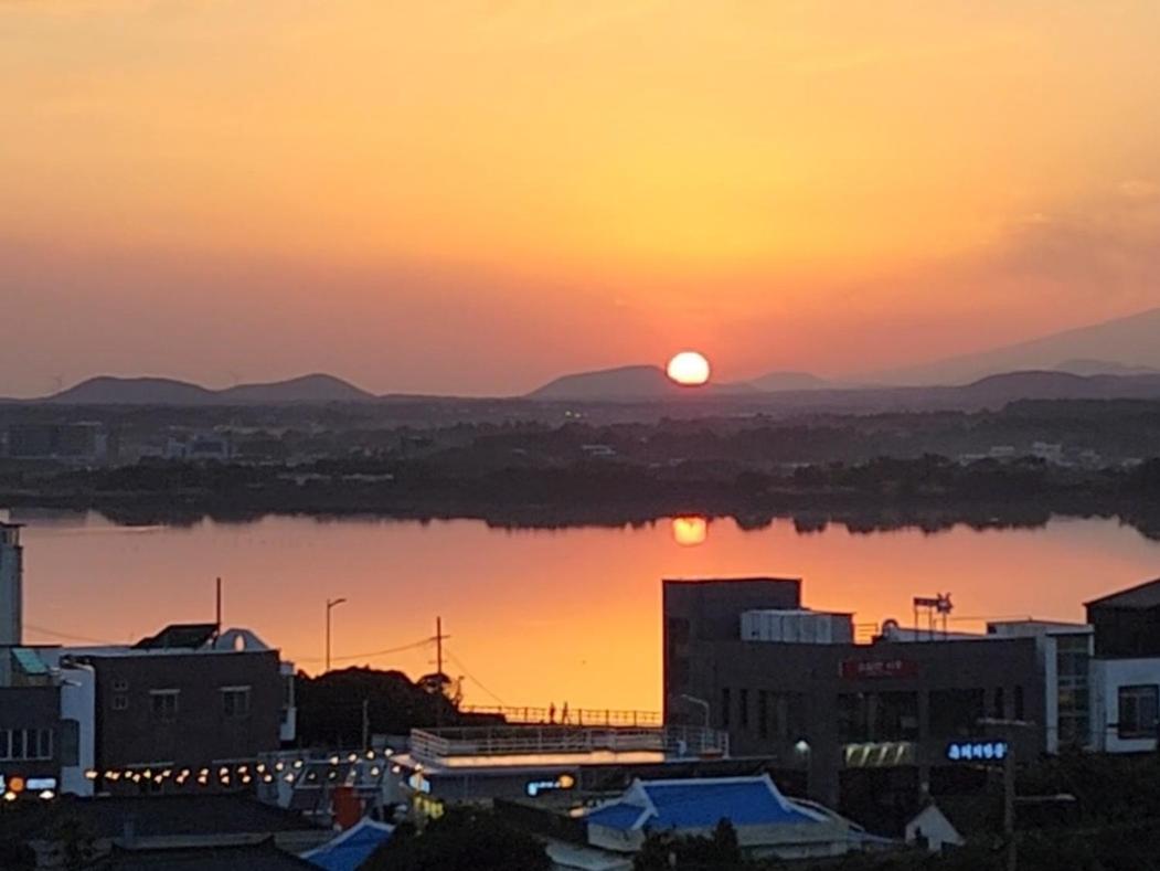 Pureun Jeju Pension Seogwipo Esterno foto